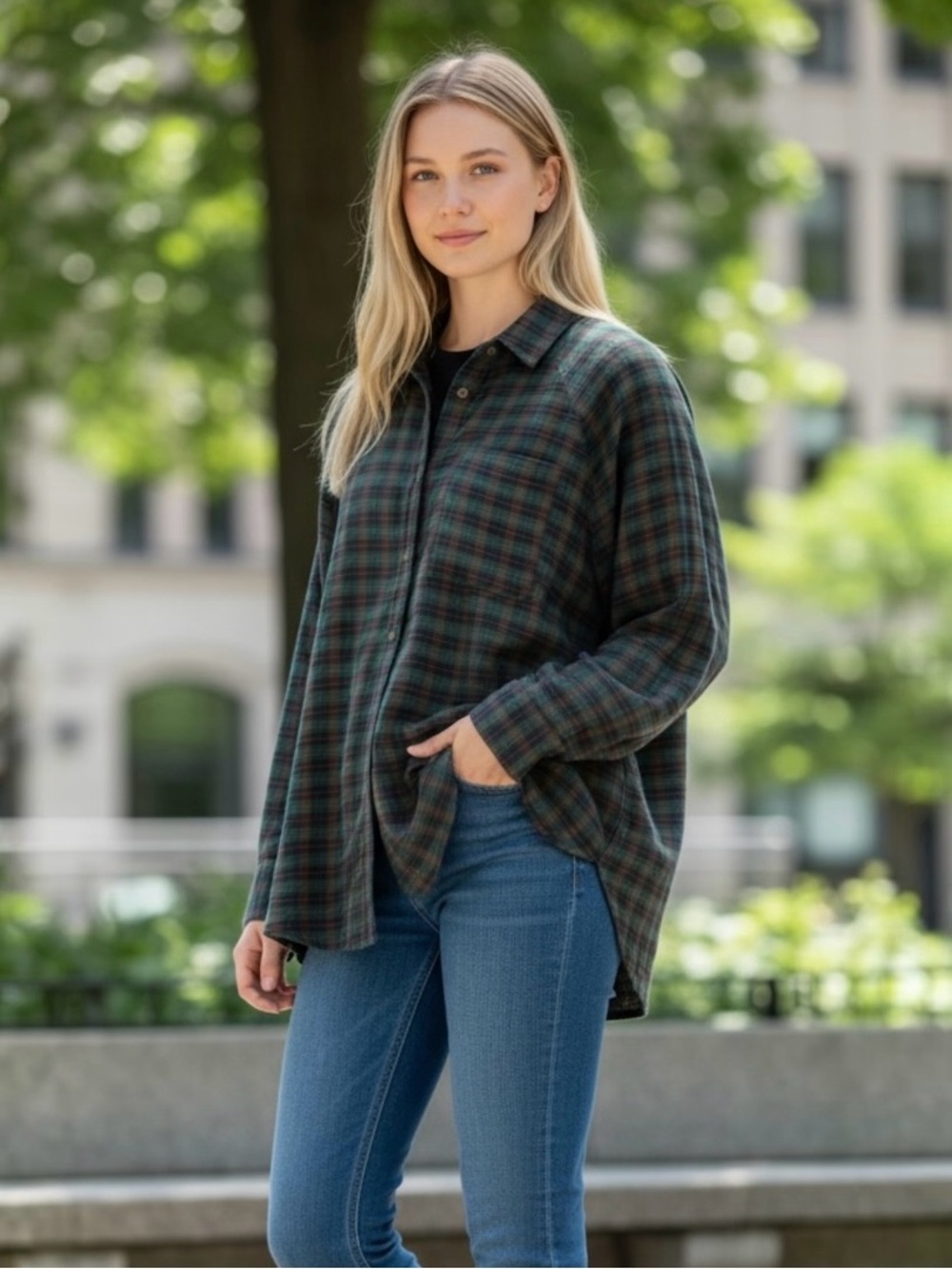 American Eagle Outfitters Raglan Sleeves Green Red Plaid Button Up Shirt Size M